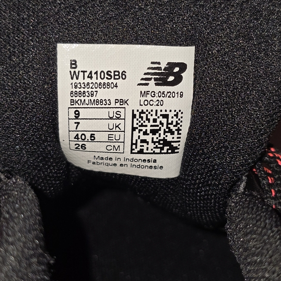 New Balance Shoes - New Balance 410 Trail - Black / Pink Sneakers